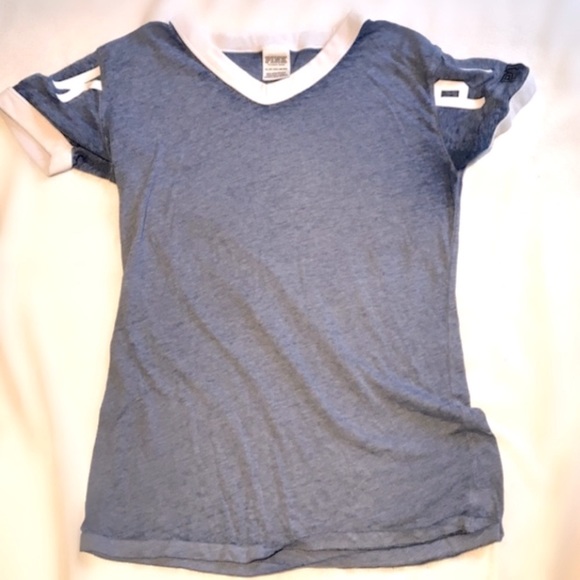 PINK Victoria's Secret Tops - ✨HP✨ PINK t shirt